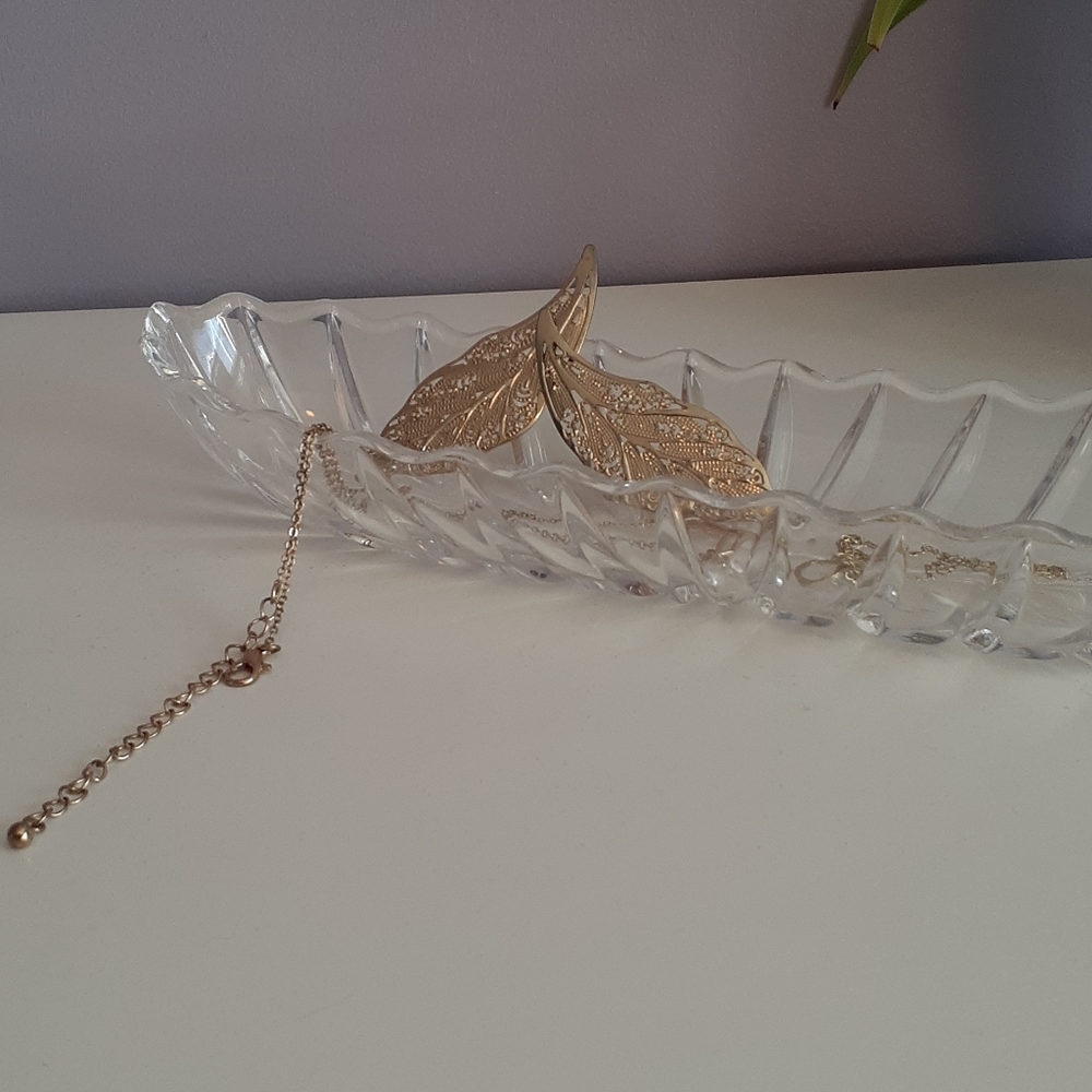 Vintage Crystal Accessory Holder - Picture 5 of 7